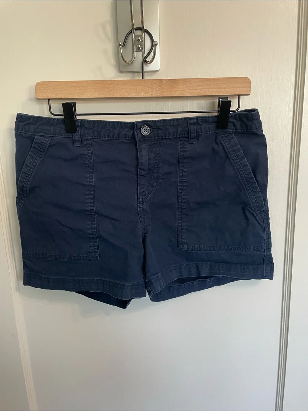 Patagonia Women’s Stand Up Shorts Size 8 Navy Blue Organic Cotton Utility - Picture 1 of 8